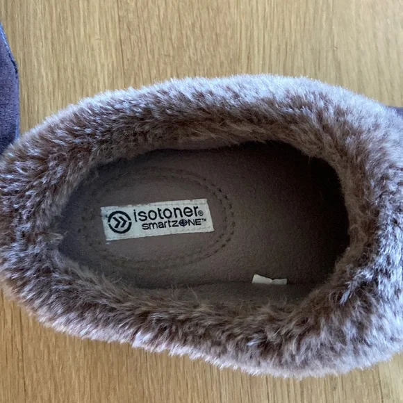 Isotoner Smartzone Gel Zone Technology Slippers - Picture 4 of 9